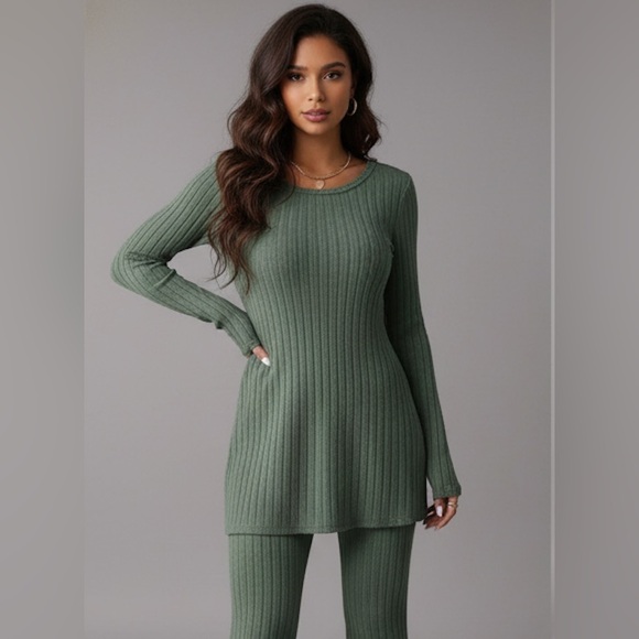 Green Ribbed Split Hem Tee & Flare Leg Pants - Picture 3 of 7